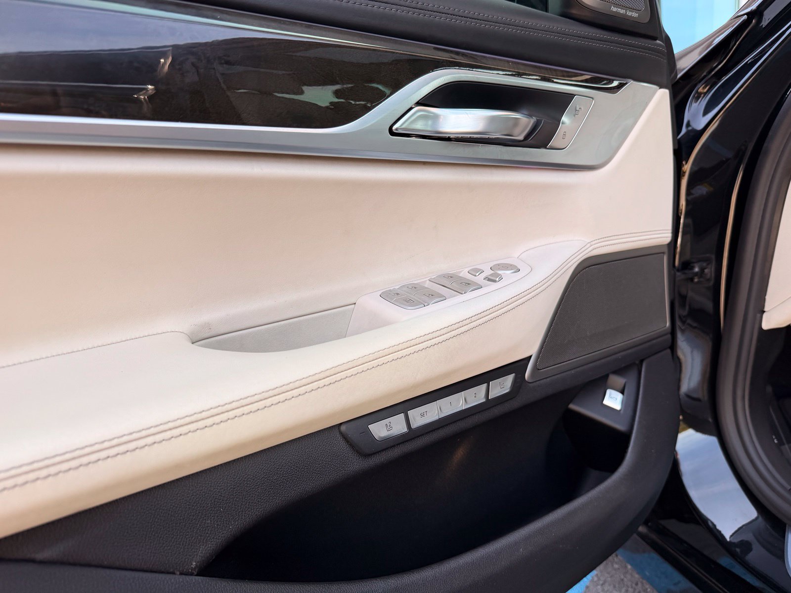 Used 2018 BMW 750i xDrive AWD/4WD image 22