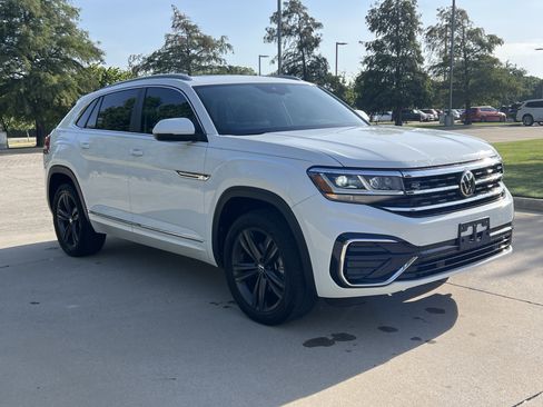 Used 2022 Volkswagen Atlas Cross Sport SEL R-Line AWD/4WD image 2