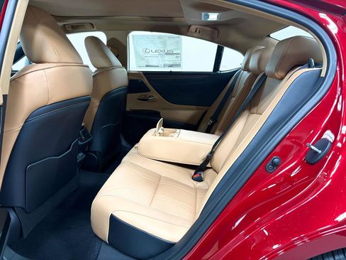 New 2025 Lexus ES 350 Ultra Luxury image 7