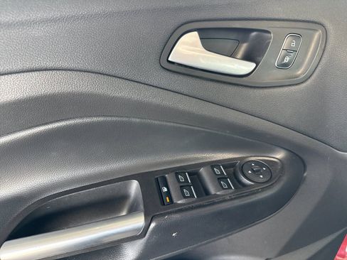 Used 2019 Ford Escape SE image 10