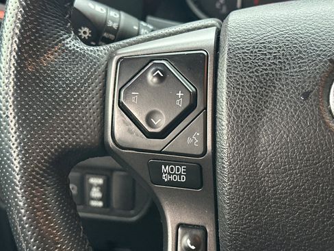 Used 2021 Toyota Tacoma TRD Sport w/ Technology Package image 30