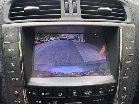 Used 2013 Lexus IS 250C w/ Luxury Pkg RWD image 33