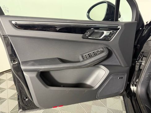 New 2026 Porsche Macan image 24