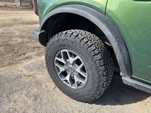 Used 2025 Ford Bronco Badlands image 8