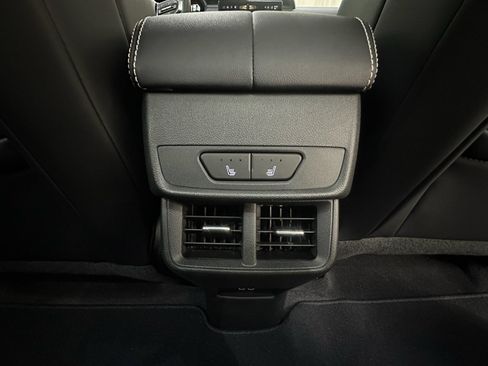 Used 2025 GMC Terrain Elevation w/ Elevation Premium Package AWD/4WD image 18