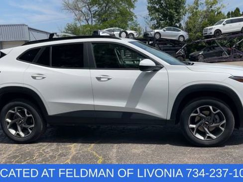 Used 2024 Chevrolet Trax LT w/ Driver Confidence Package FWD image 9