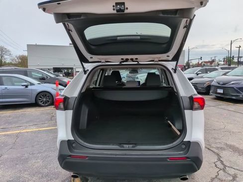 Used 2025 Toyota RAV4 XLE FWD image 12