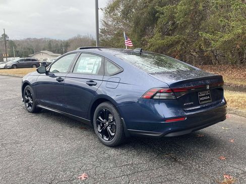 New 2025 Honda Accord SE image 3
