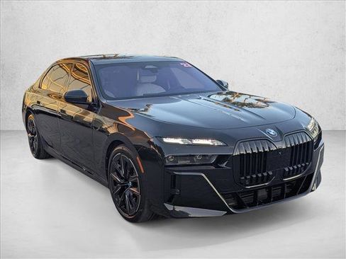 Certified 2023 BMW 760i xDrive w/ Executive Package image 3