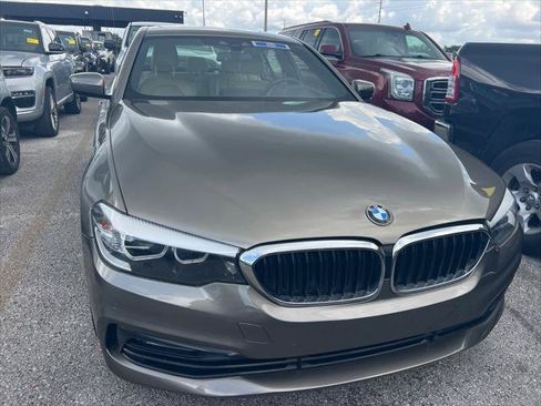 Used 2018 BMW 530e w/ Premium Package 2 RWD image 3