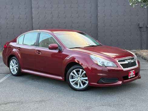 Used 2014 Subaru Legacy 2.5i Premium AWD/4WD image 2