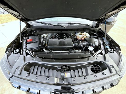 Used 2025 Chevrolet Suburban Z71 AWD/4WD image 26