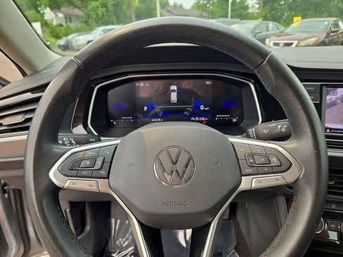 Used 2024 Volkswagen Jetta SE FWD image 20