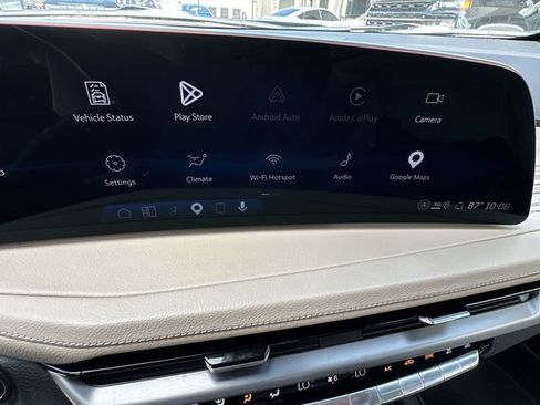 Certified 2025 Cadillac XT4 Premium Luxury FWD image 23