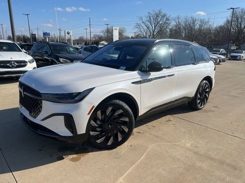 New 2026 Lincoln Nautilus Reserve w/ Jet Appearance Package image 3