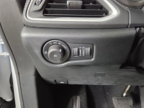 New 2026 Chrysler Pacifica Select image 17