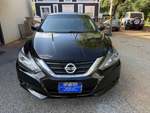 Used 2016 Nissan Altima 2.5 SR w/ LED Appearance Package FWD image 3