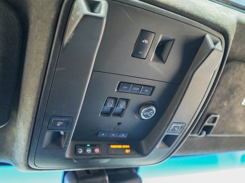 Used 2018 Cadillac Escalade Platinum image 18