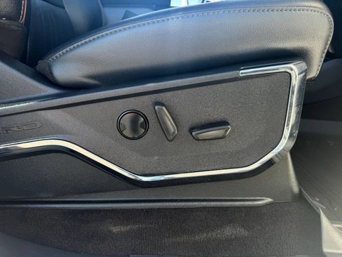 Used 2022 Ford F150 Lariat image 31