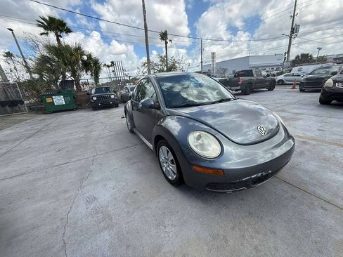 Used 2008 Volkswagen Beetle S FWD image 2