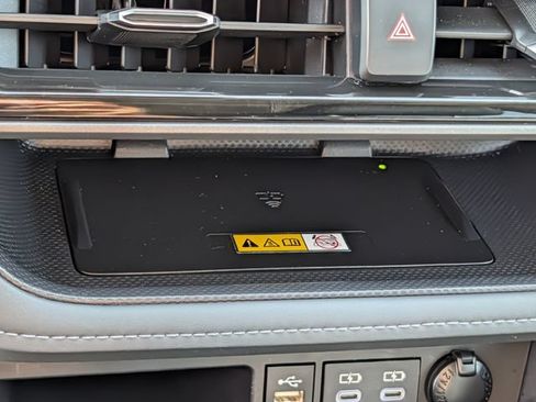 Certified 2025 Toyota Highlander XLE AWD/4WD image 19