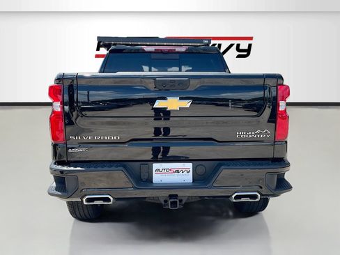 Used 2025 Chevrolet Silverado 1500 High Country AWD/4WD image 6