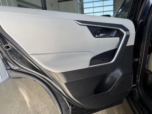 Used 2021 Toyota RAV4 XLE Premium AWD/4WD image 25