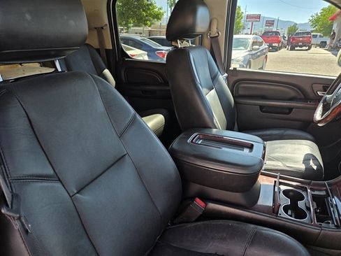 Used 2014 Cadillac Escalade ESV Luxury AWD/4WD image 7
