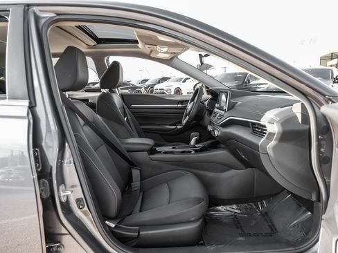 Used 2021 Nissan Altima 2.5 SV w/ SV Premium Package image 37