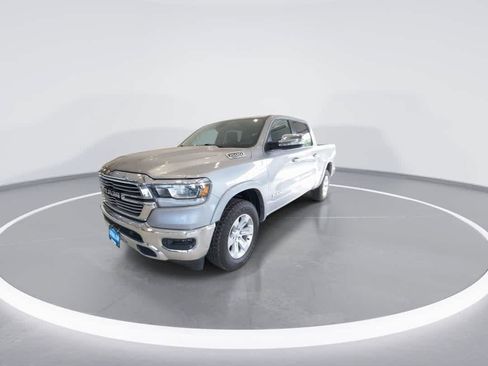 Used 2019 RAM 1500 Laramie AWD/4WD image 4