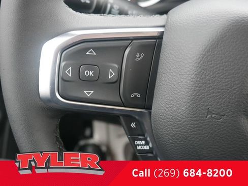 New 2026 RAM 1500 4x4 Crew Cab image 25