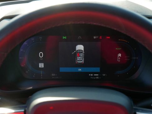 Used 2023 Volvo XC40 Recharge Ultimate w/ Protection Package Premier image 18