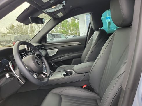 Used 2023 Maserati Grecale GT image 11