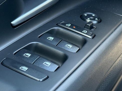 New 2026 Hyundai Elantra SE FWD image 16
