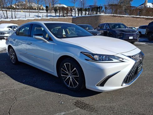 Used 2023 Lexus ES 350 w/ Premium Package image 3