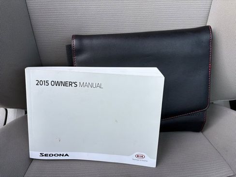 Used 2015 Kia Sedona LX w/ LX Convenience Package image 33