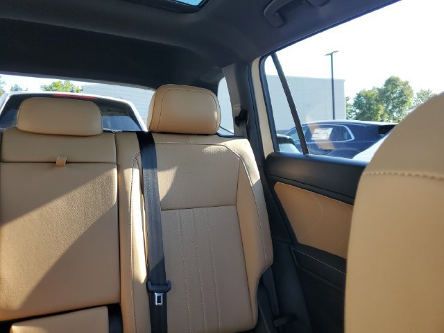 Certified 2023 Volkswagen Tiguan SE w/ Panoramic Sunroof Package FWD image 12