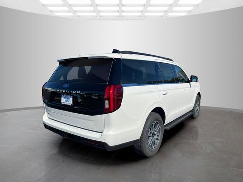 New 2025 Ford Expedition Active image 4