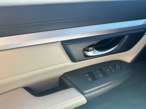 Used 2017 Honda CR-V LX image 42