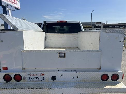 Used 2022 RAM 2500 Tradesman w/ Chrome Appearance Group image 9