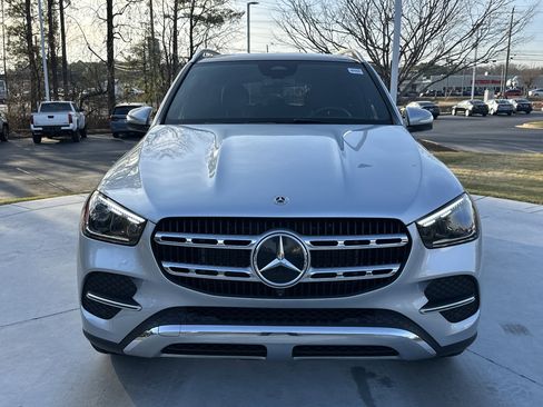 Used 2025 Mercedes-Benz GLE 450e 4MATIC image 3
