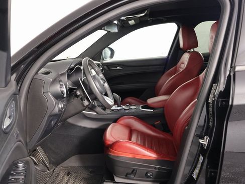 Used 2023 Alfa Romeo Stelvio Sprint RWD image 8