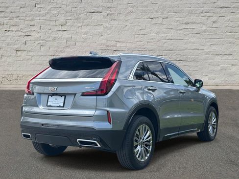Used 2025 Cadillac XT4 Premium Luxury FWD image 5
