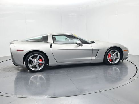 Used 2005 Chevrolet Corvette Coupe w/ Preferred Equipment Group RWD image 8