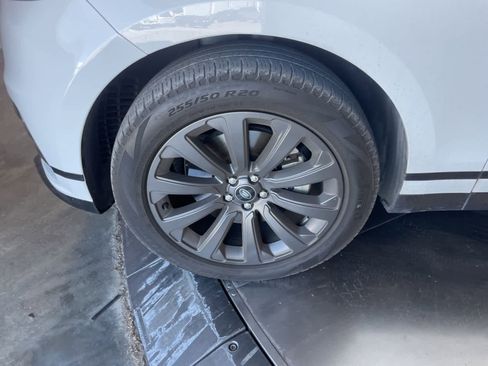 Used 2022 Land Rover Range Rover Velar R-Dynamic S image 11