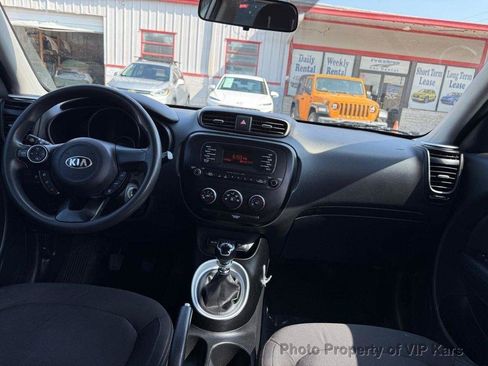 Used 2016 Kia Soul FWD image 14