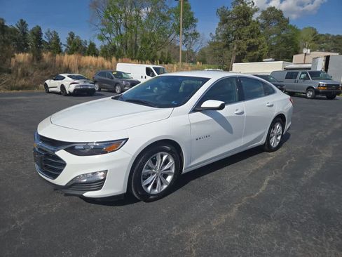 New 2025 Chevrolet Malibu LT image 3