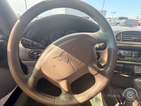 Used 2004 Chevrolet Corvette Convertible w/ Preferred Equipment Group RWD image 12