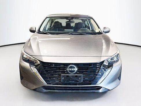 Used 2024 Nissan Sentra SV FWD image 2