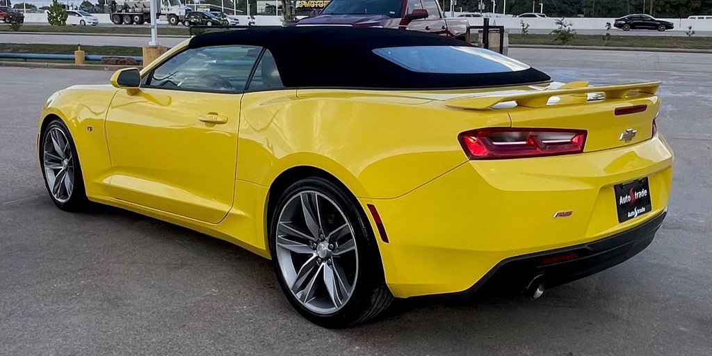 Used 2018 Chevrolet Camaro LT w/ RS Package RWD image 3